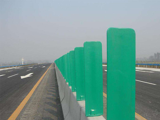 高速公路安装防炫板